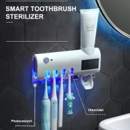 Napelemes falra szerelhető fogkefe-sterilizátor